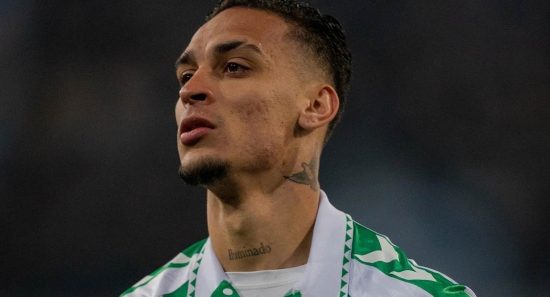 Antony hòa nhập triết lý tấn công Betis và liên tục tỏa sáng